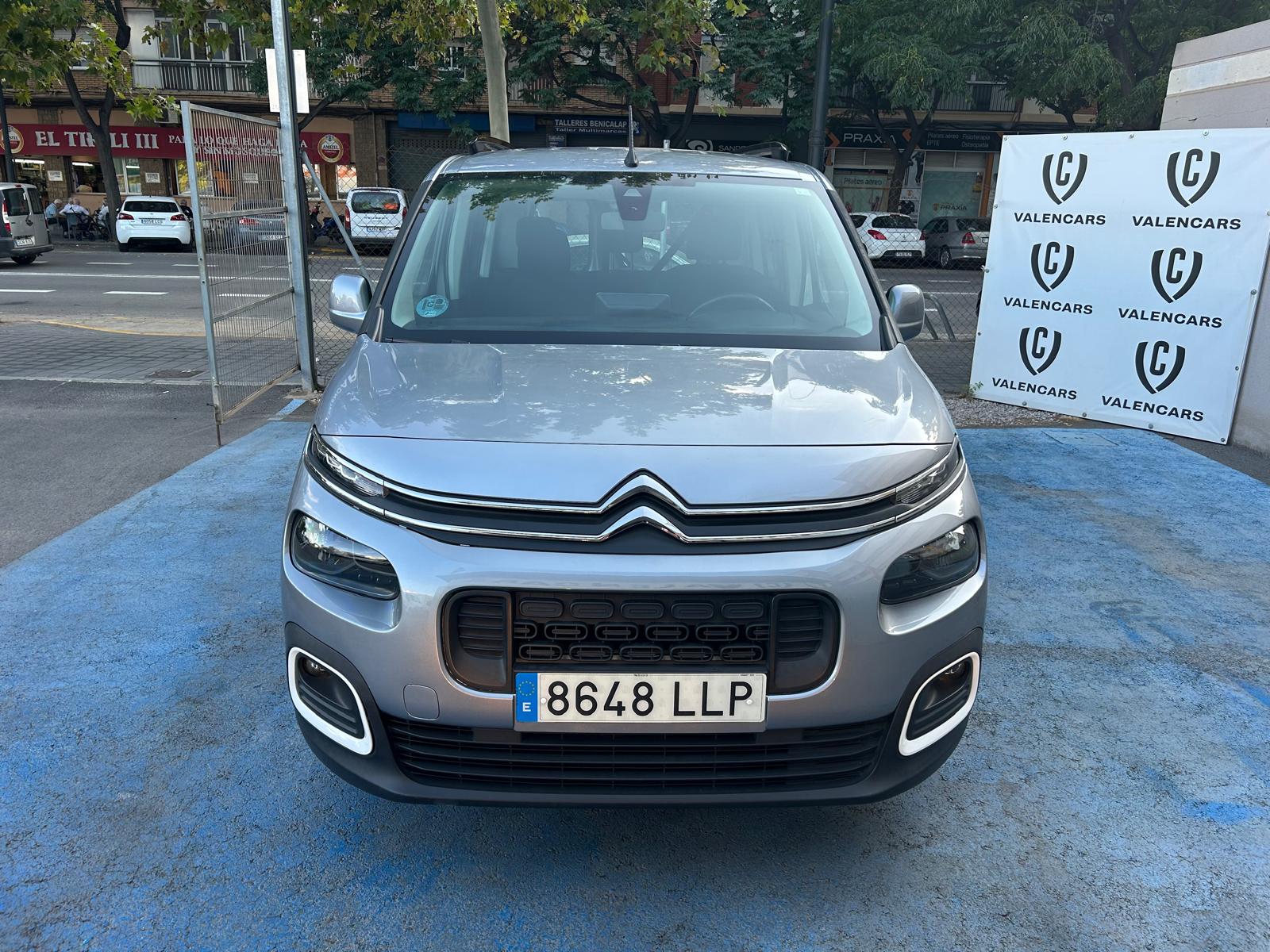 Coche 180
