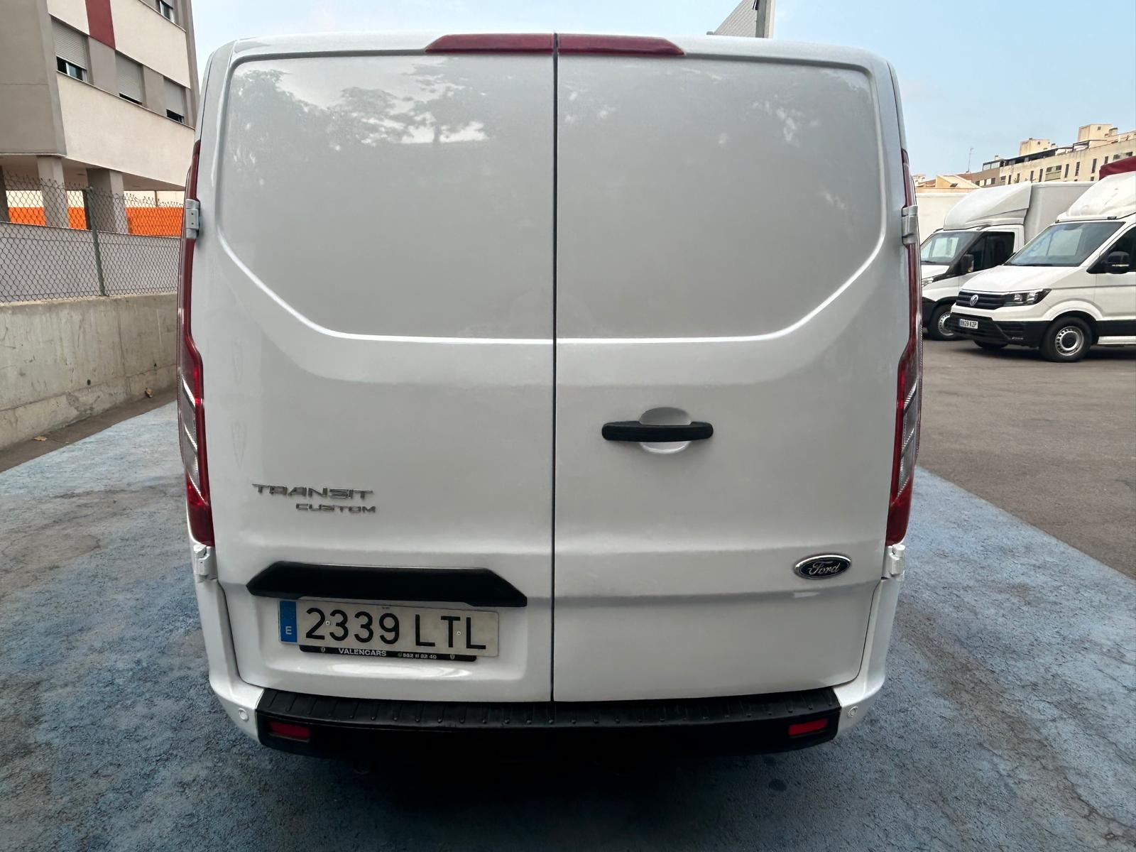 Coche 221