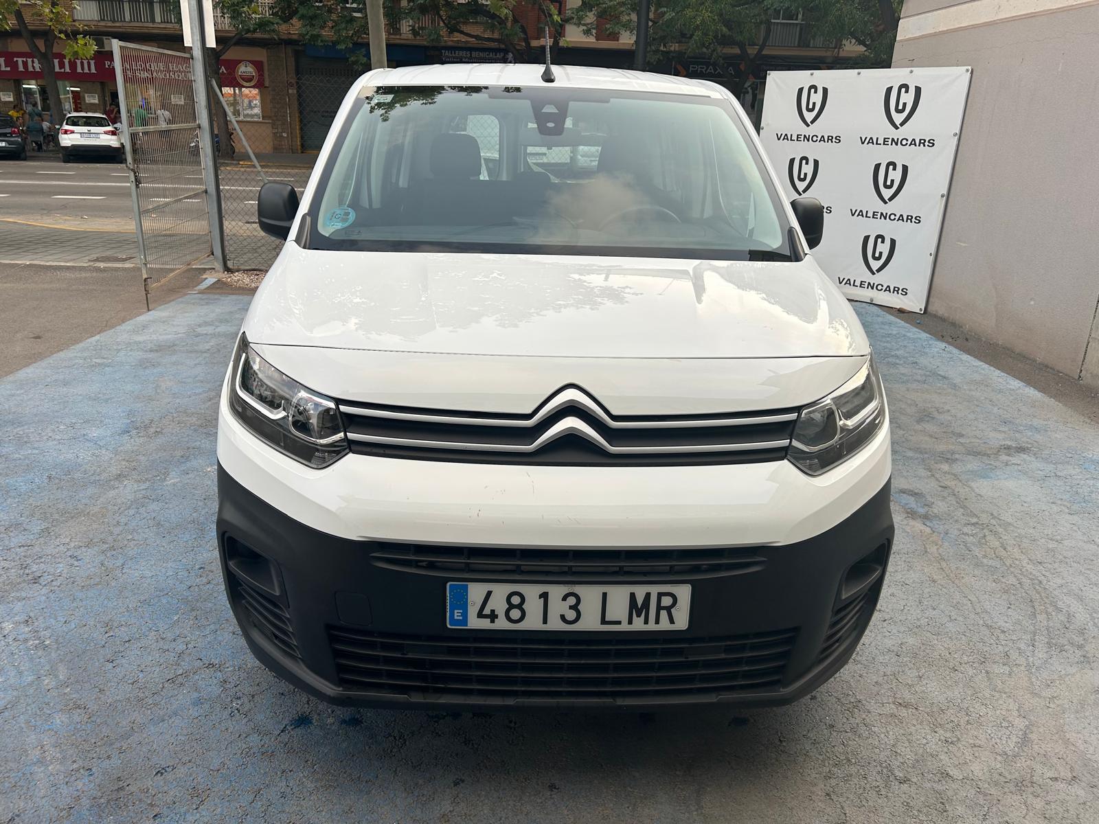 Coche 235