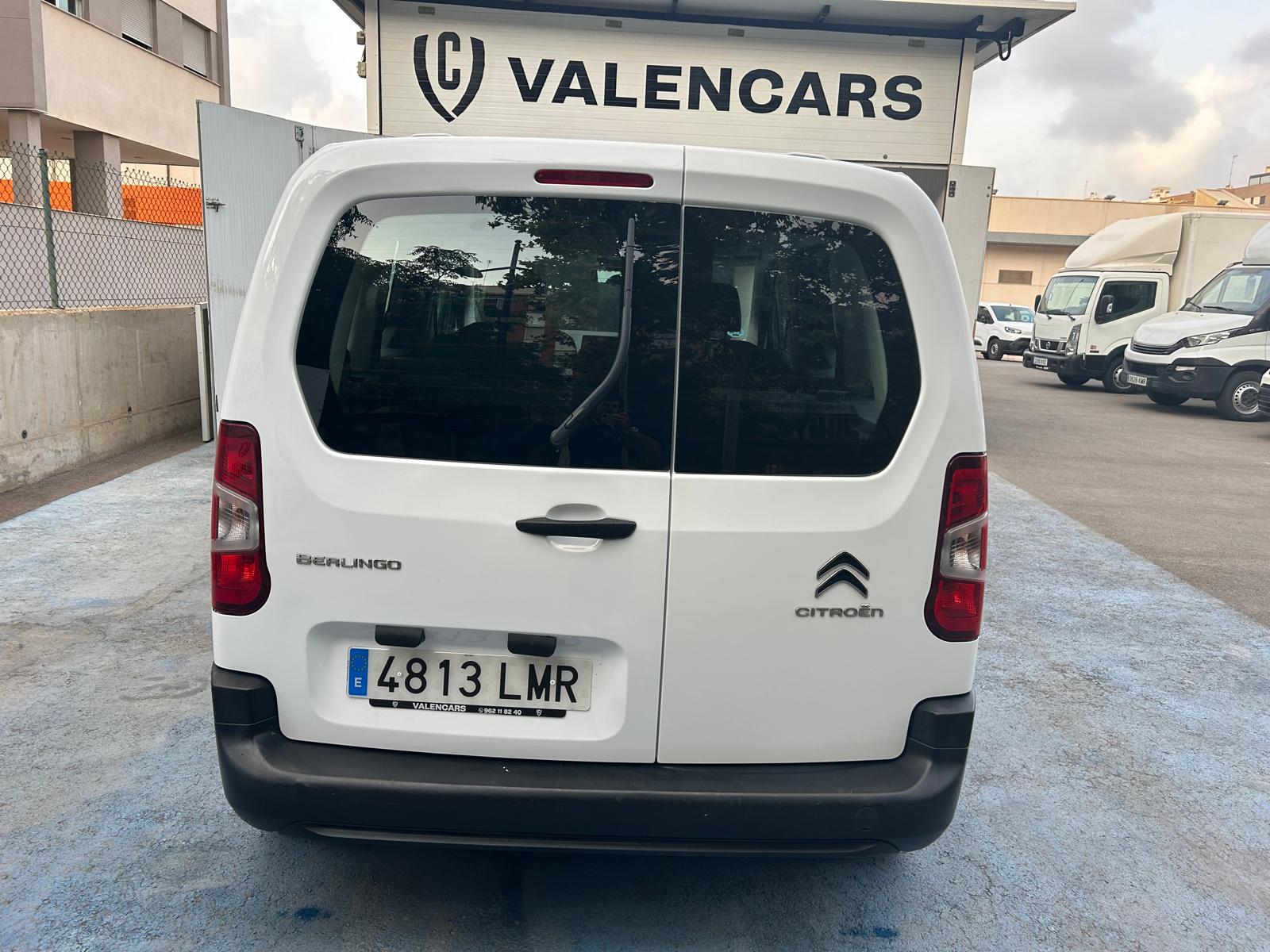 Coche 233